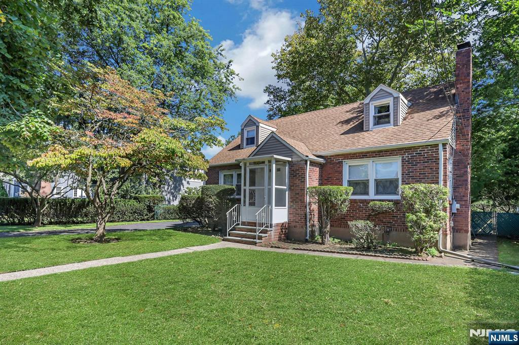 979 River Road New Milford, NJ 07646 - Photo 1 of 25 Gallery Image 1