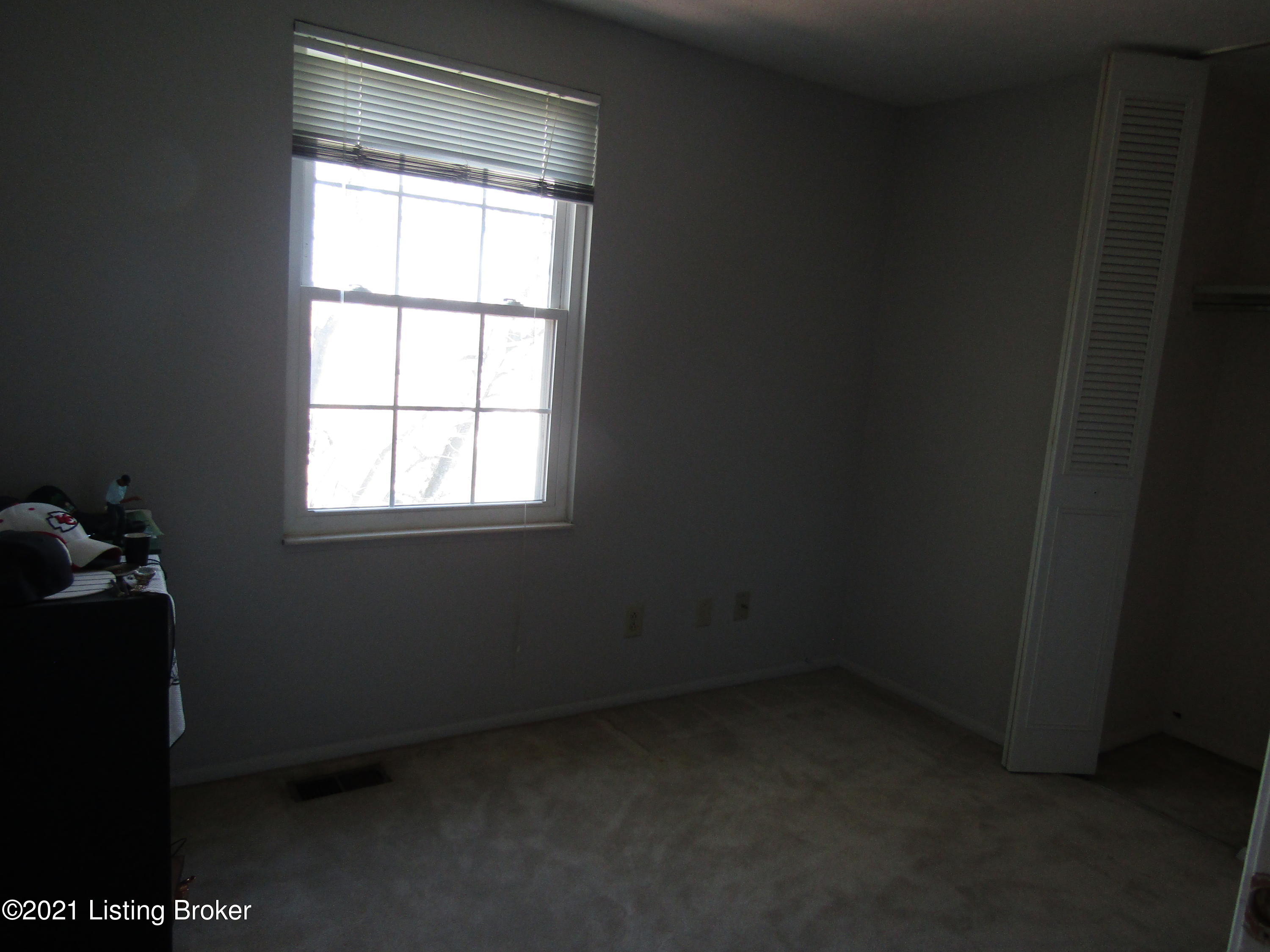 6410 Montego Bay Road Louisville, KY 40228 - Photo 17 of 27 IMG_0989