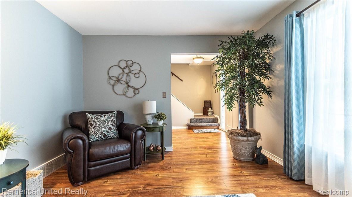 24039 Woodham Road Novi, MI 48374 - Photo 7 of 51 013_1.jpg