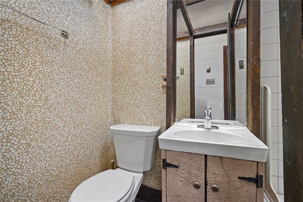 714 Filbert Street Pittsburgh, PA 15232 - Photo 11 of 27 Gallery Image 11