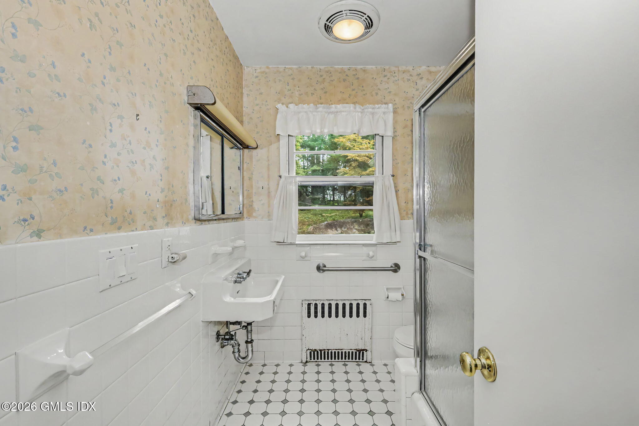 15 Lakeview Drive Riverside, CT 06878 - Photo 12 of 16 26-web-or-mls-15-lakeview-dr