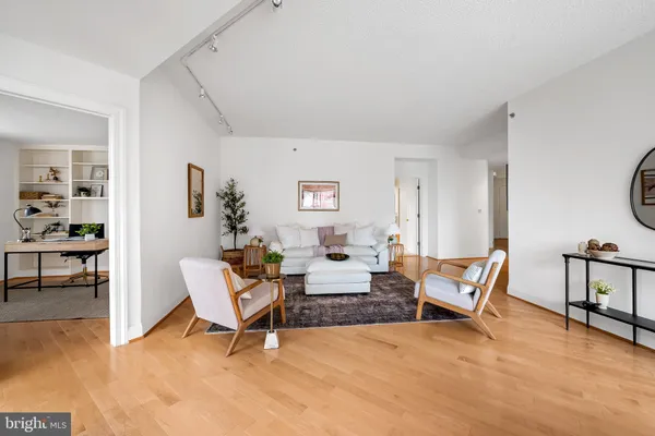 $317,700 | 3704 North Charles Street, Unit 303, Baltimore, MD 21218