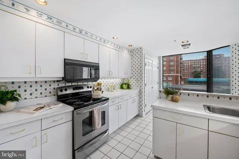 $325,000 | 3704 North Charles Street, Unit 303, Baltimore, MD 21218