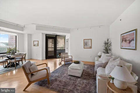 $325,000 | 3704 North Charles Street, Unit 303, Baltimore, MD 21218