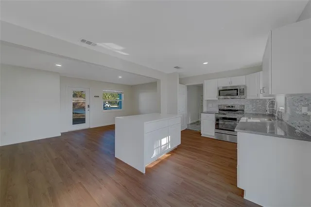 $2,900 | 4418 West Prescott Street, Tampa, FL 33616