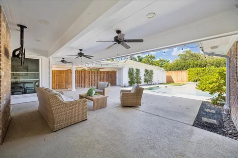 $729,000 | 7902 Windswept Lane, Houston, TX 77063