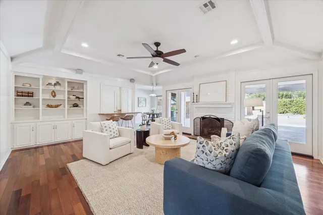 $729,000 | 7902 Windswept Lane, Houston, TX 77063