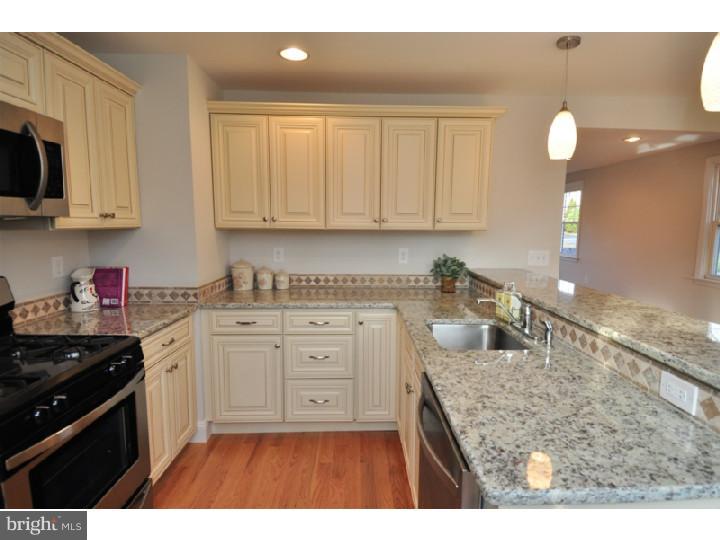 322 Larchwood Road Springfield, PA 19064 - Photo 8 of 25 Kitchen