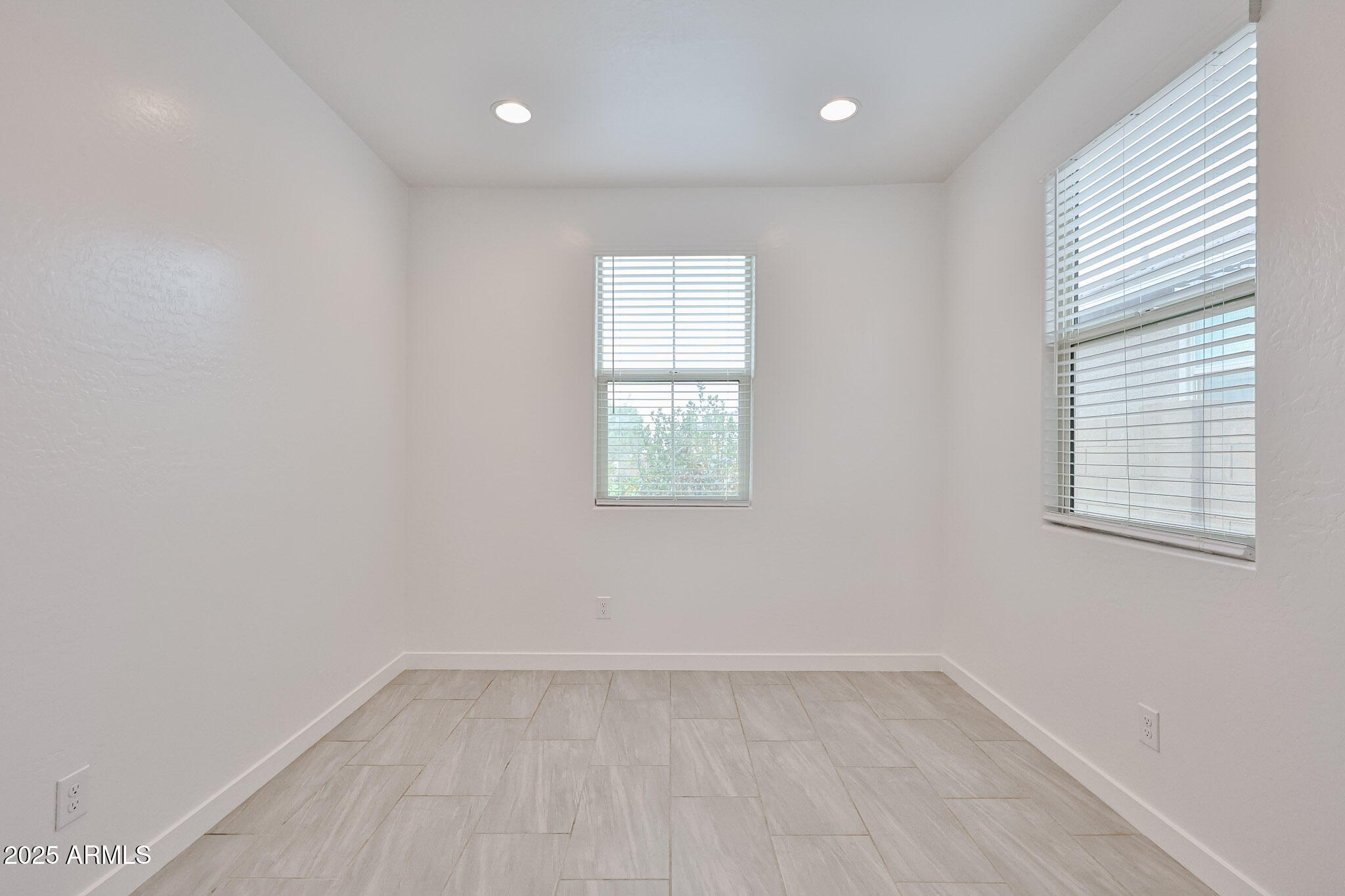 16828 West Evergreen Road Waddell, AZ 85355 - Photo 13 of 32 B (10)