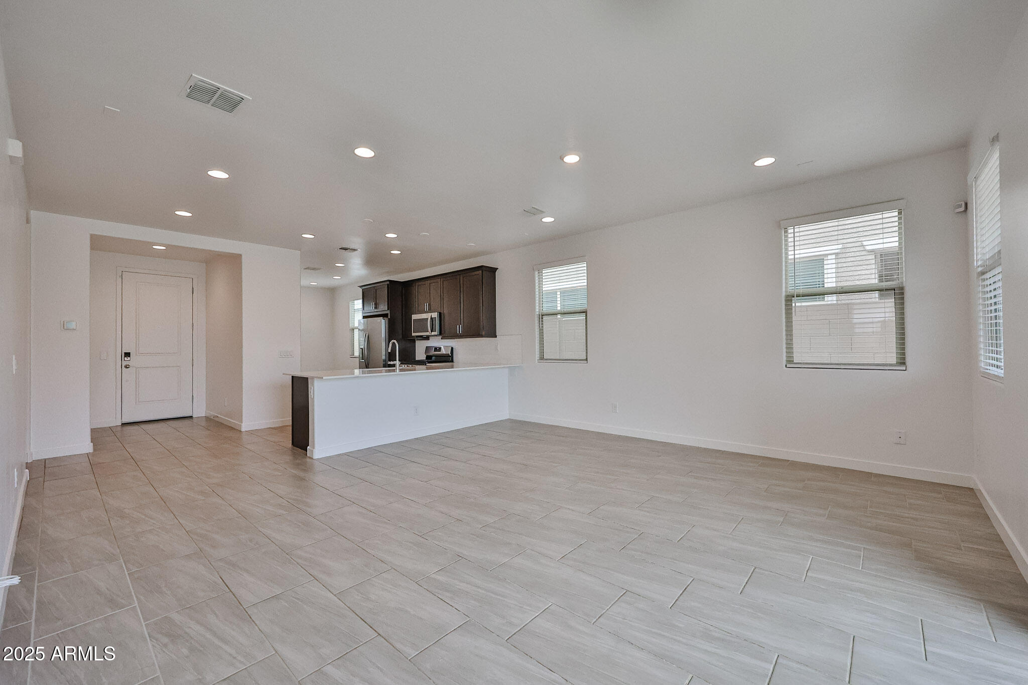 16828 West Evergreen Road Waddell, AZ 85355 - Photo 4 of 32 B (1)