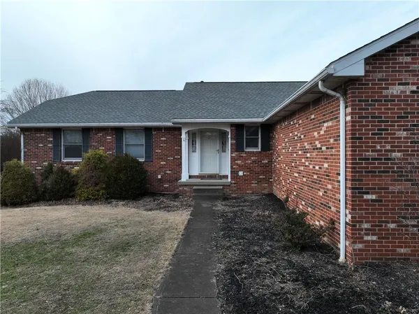 $374,900 | 5 Nicklaus Lane, Waynesburg, PA 15370
