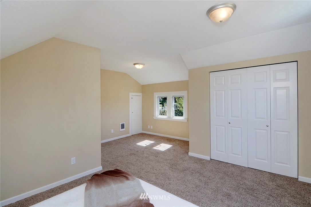10958 Olalla Valley Road Southeast Olalla, WA 98359 - Photo 13 of 25 Gallery Image 13