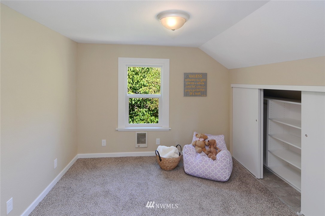 10958 Olalla Valley Road Southeast Olalla, WA 98359 - Photo 16 of 25 Gallery Image 16