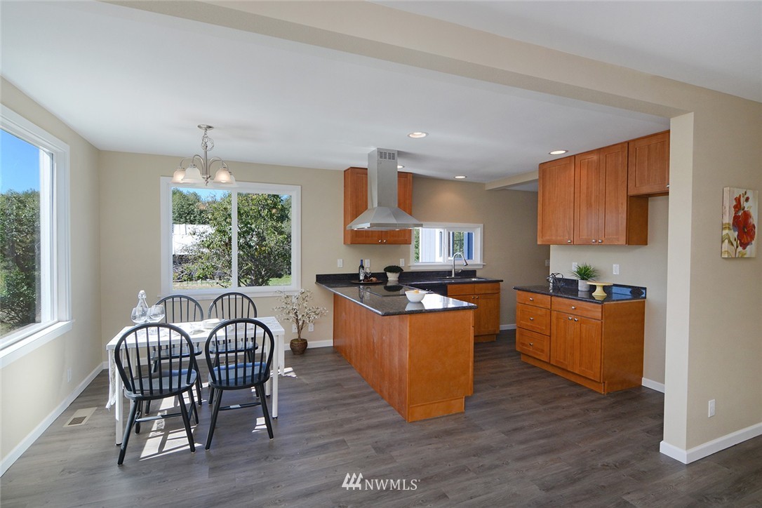 10958 Olalla Valley Road Southeast Olalla, WA 98359 - Photo 5 of 25 Gallery Image 5