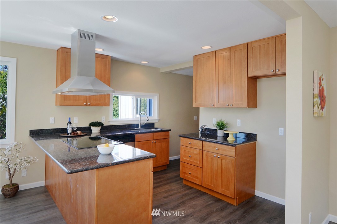 10958 Olalla Valley Road Southeast Olalla, WA 98359 - Photo 6 of 25 Gallery Image 6