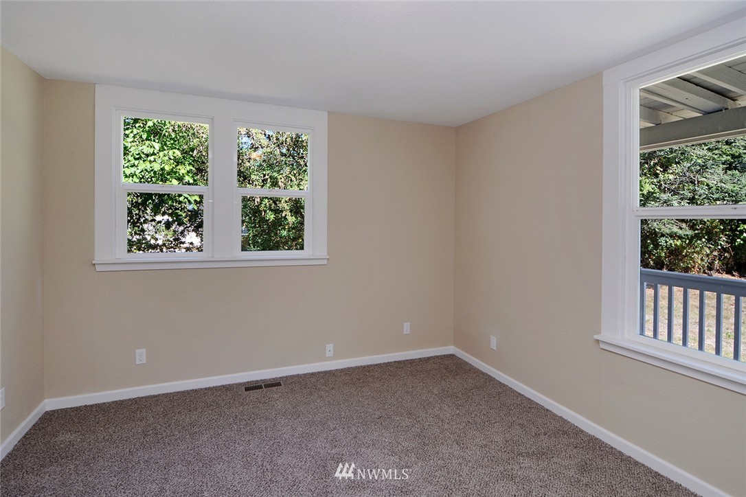 10958 Olalla Valley Road Southeast Olalla, WA 98359 - Photo 9 of 25 Gallery Image 9