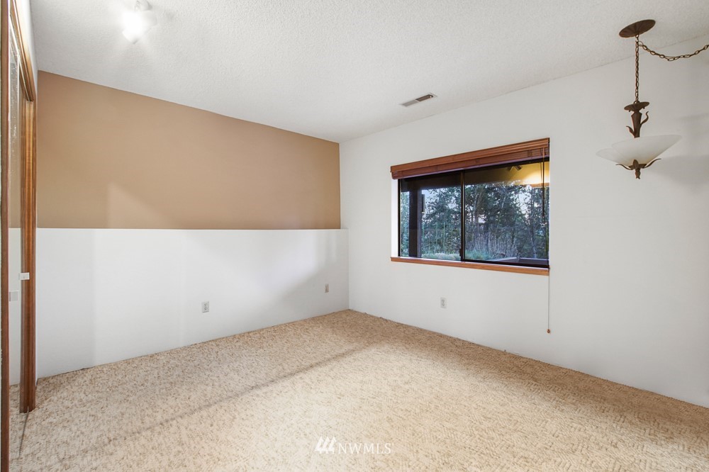 11424 Karshner Road East Edgewood, WA 98372 - Photo 13 of 25