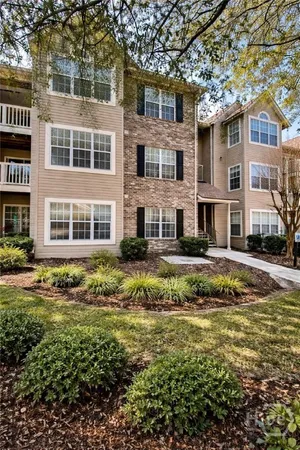 $1,600 | 12300 Apache Avenue, Unit 311, Savannah, GA 31419