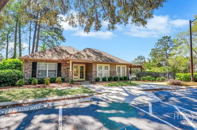 $1,600 | 12300 Apache Avenue, Unit 311, Savannah, GA 31419