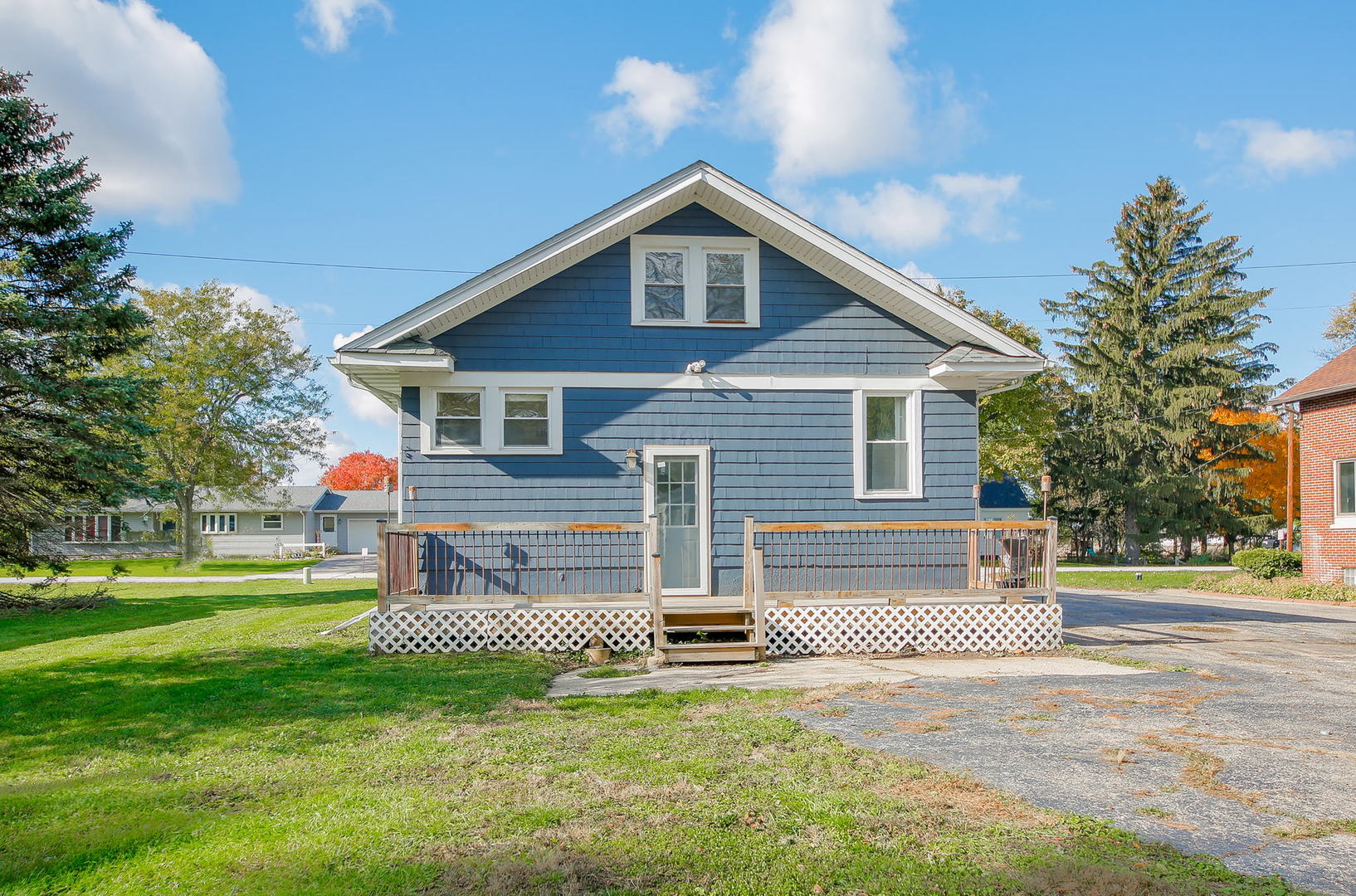 10N835 Rippburger Road Elgin, IL 60124 - Photo 20 of 20 a front view of a house with a yard