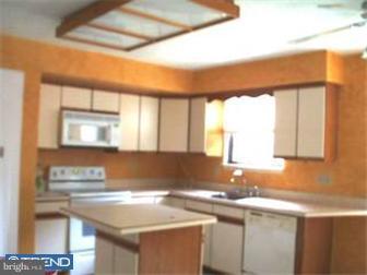 17 Woodbrook Road Voorhees, NJ 08043 - Photo 5 of 5 Kitchen