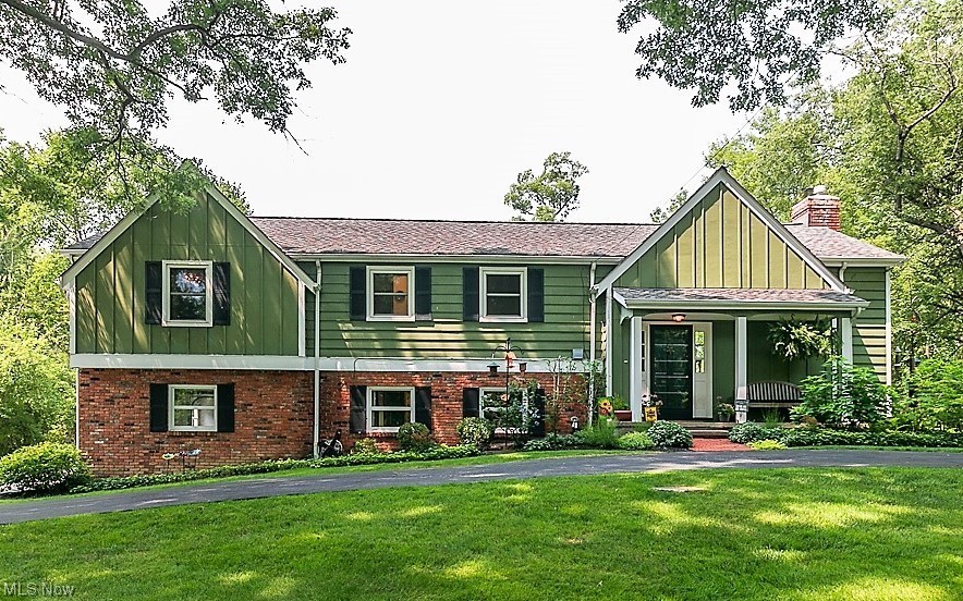 2976 Edgewood Road Cleveland, OH 44124 - Photo 1 of 35 Gallery Image 1
