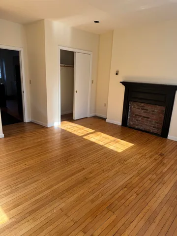 $2,100 | 119 West Merrimack Street, Unit 1, Manchester, NH 03101