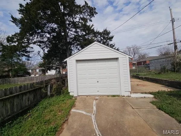 $80,000 | 8917 Lucerne Court, St. Louis, MO 63136