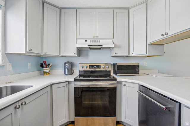 888 600 West, Unit 40 Provo, UT 84604 - Photo 3 of 19 Kitchen