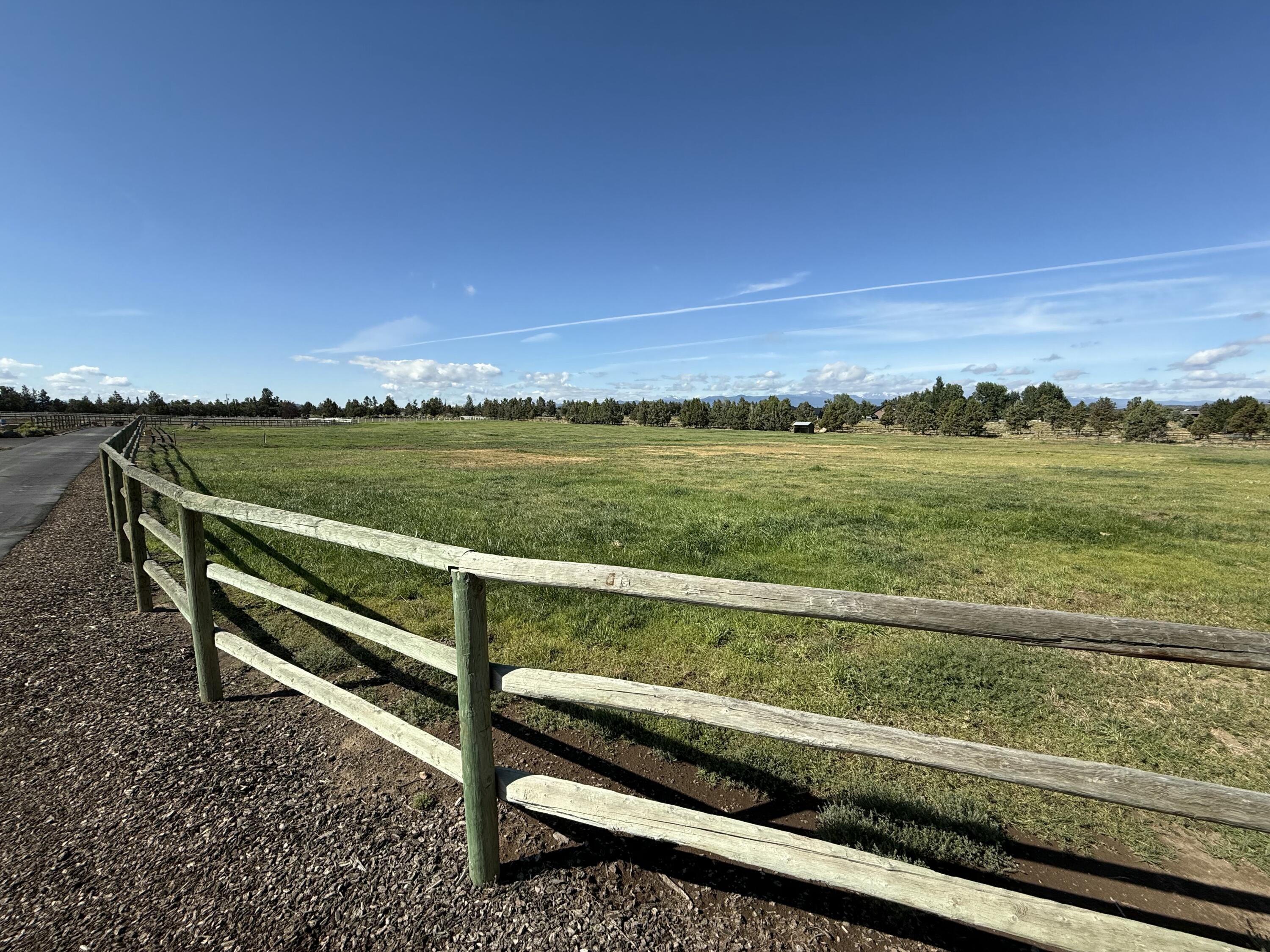 20510 Harper Road Bend, OR 97703 - Photo 2 of 3 IMG_2977