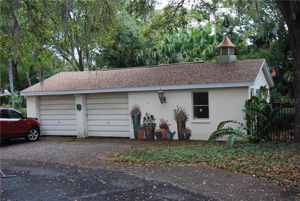 7347 Burns Point Circle New Port Richey, FL 34652 - Photo 6 of 22 Garage