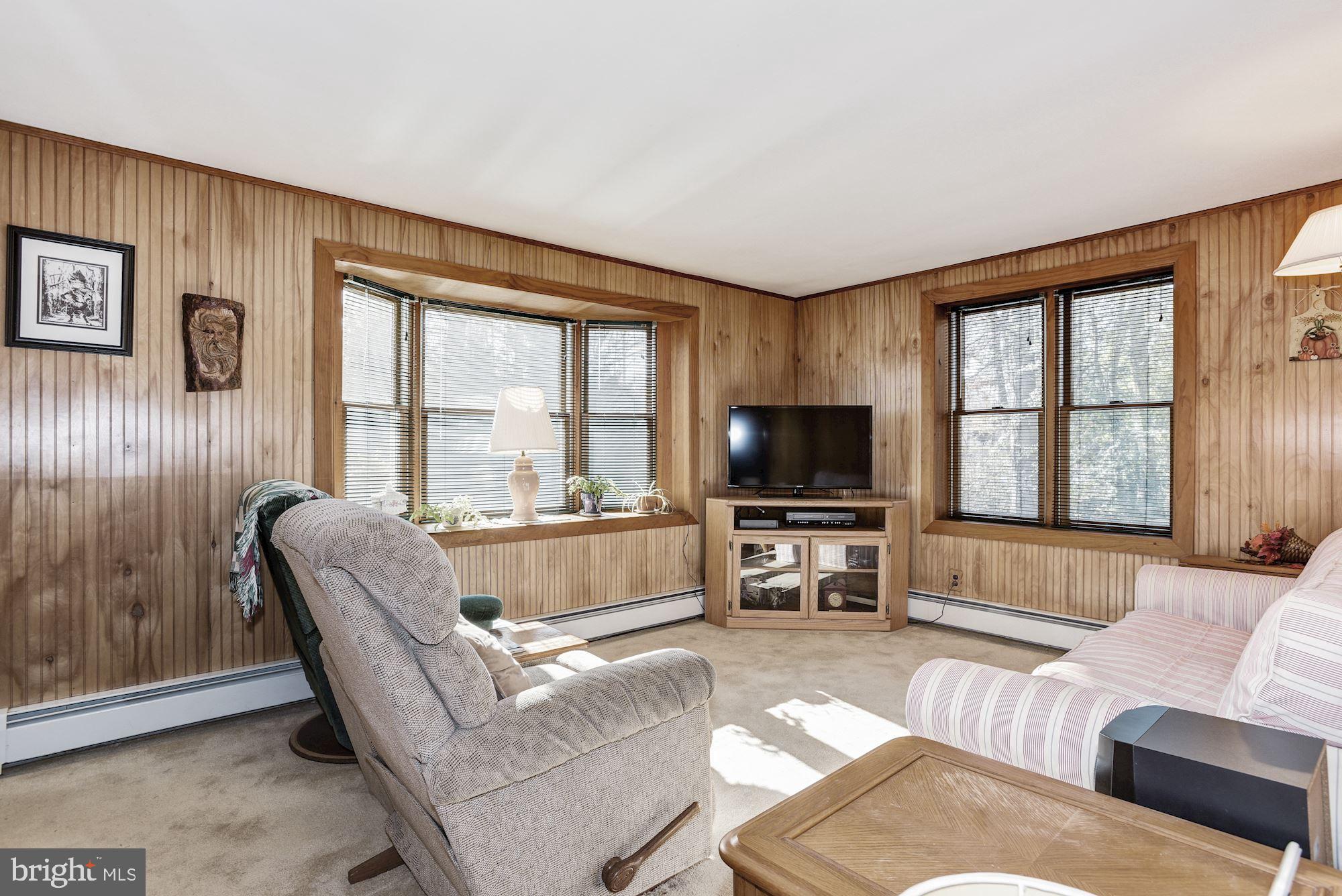 6 Old Red Lion Road Southampton, NJ 08088 - Photo 5 of 26 Living Room with bay window