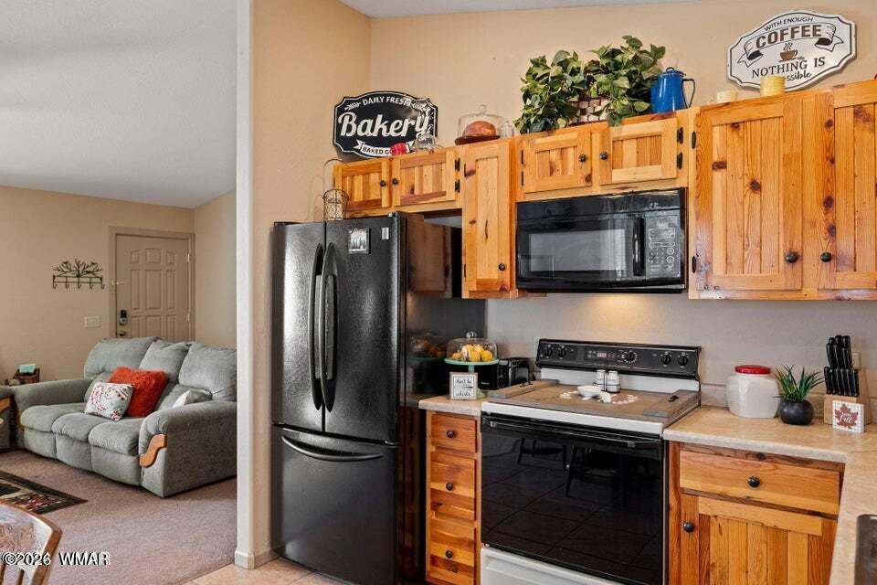 2086 Pinewood Drive Overgaard, AZ 85933 - Photo 23 of 39 Nice appliances