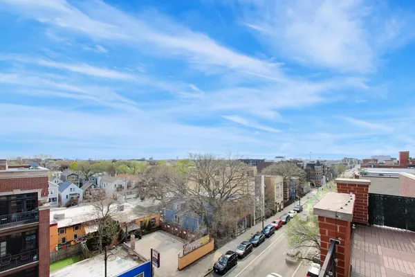 $675,000 | 2222 West Belmont Avenue, Unit 501, Chicago, IL 60618