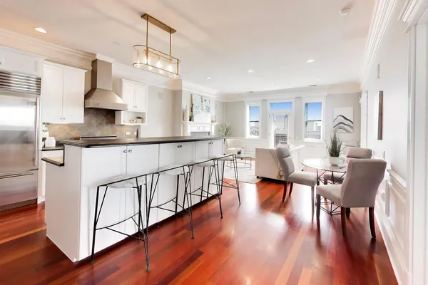$675,000 | 2222 West Belmont Avenue, Unit 501, Chicago, IL 60618