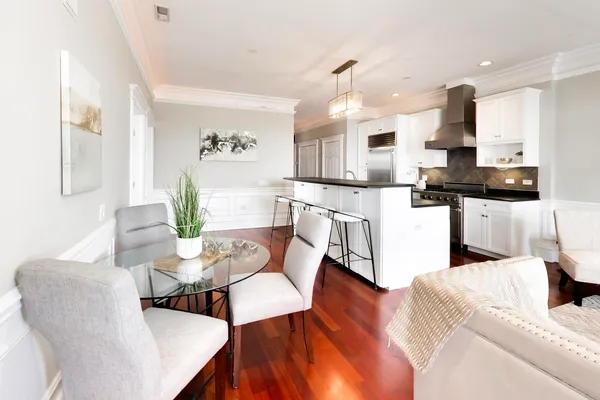 $675,000 | 2222 West Belmont Avenue, Unit 501, Chicago, IL 60618