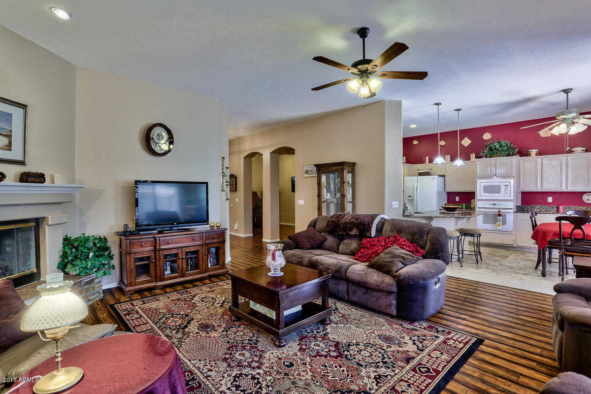 4425 East Weaver Road Phoenix, AZ 85050 - Photo 7 of 34 1-7
