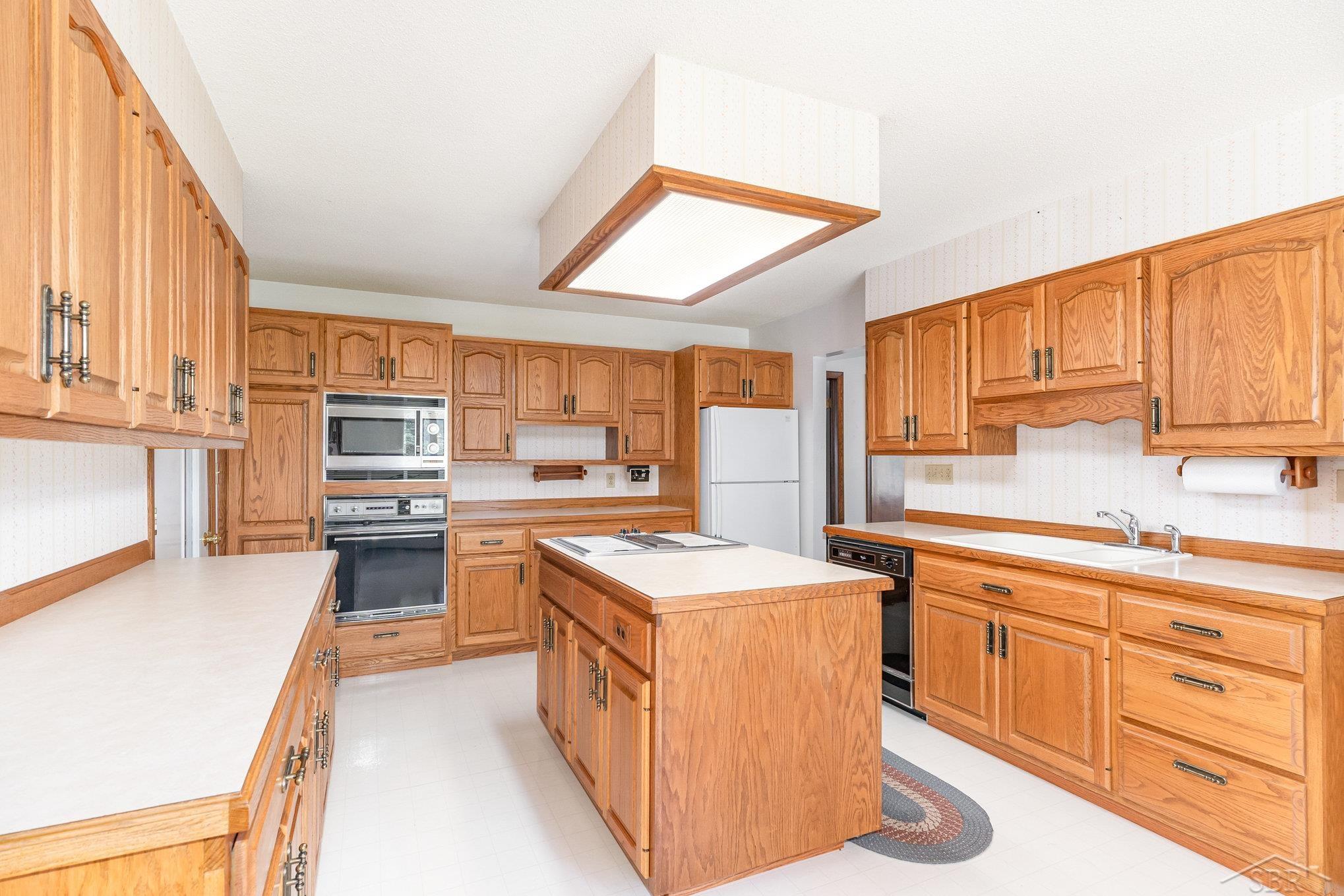 3532 South 10 Mile Road Breckenridge, MI 48615 - Photo 6 of 33