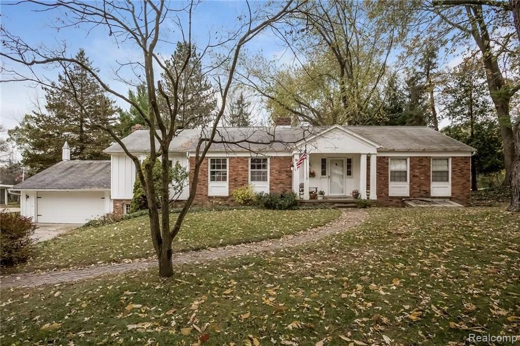 99 Perrydale Street Rochester Hills, MI 48306 - Photo 1 of 40