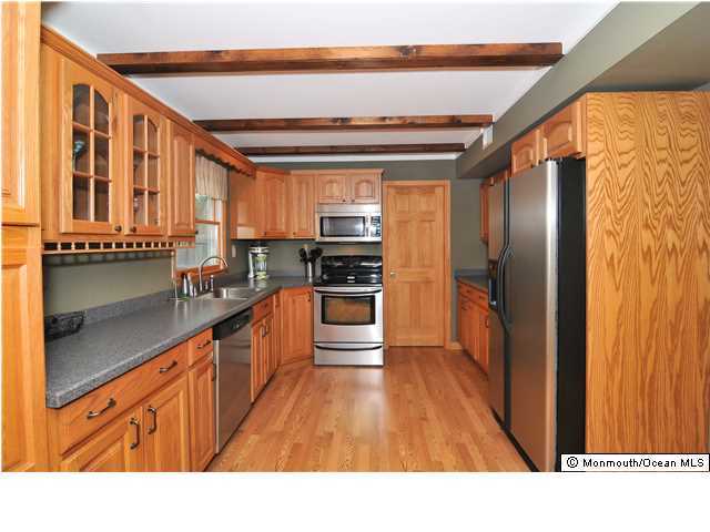 253 Lloyd Road Aberdeen, NJ 07747 - Photo 4 of 15 Additional Photo