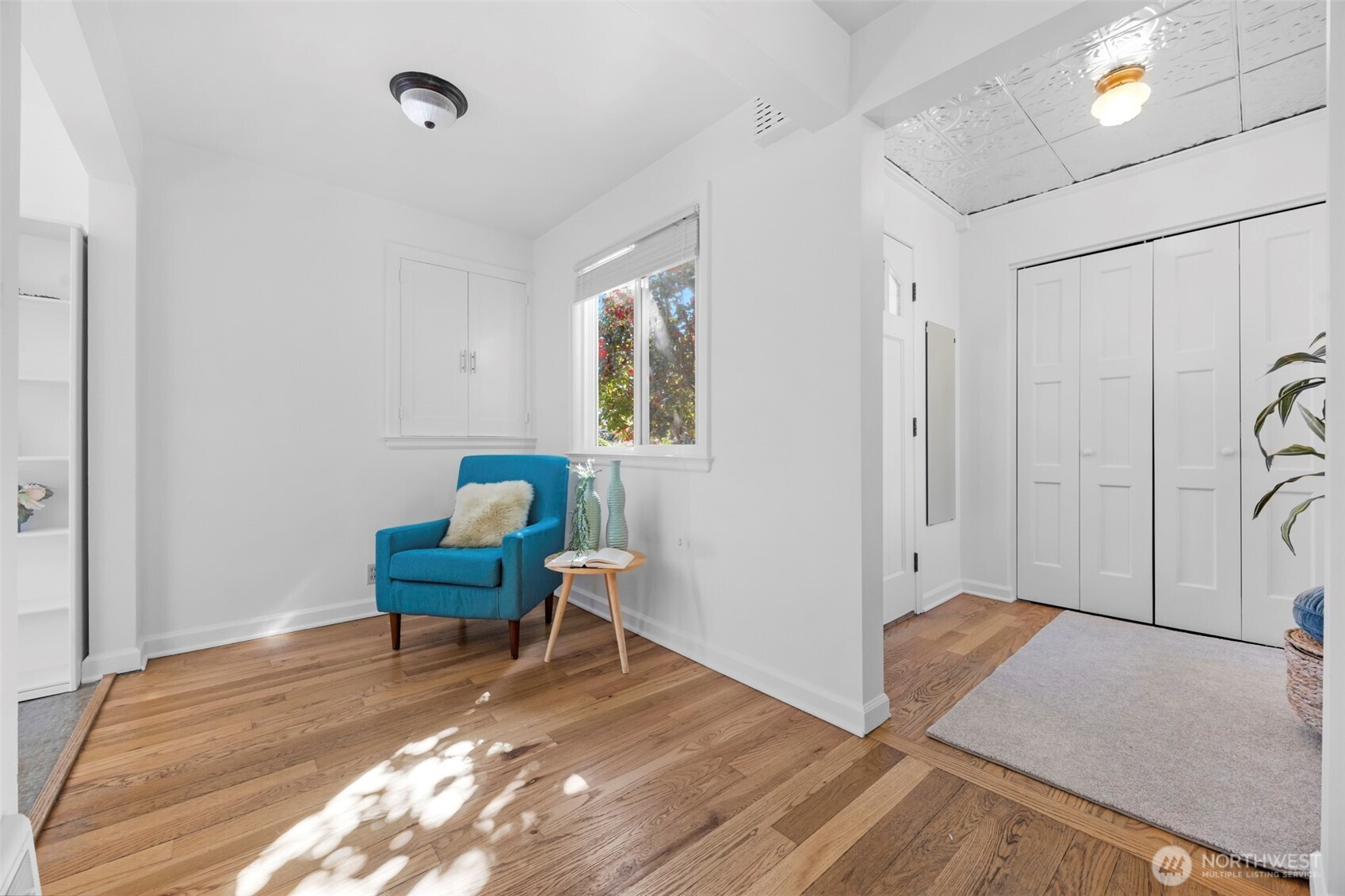 6825 43rd Avenue Northeast Seattle, WA 98115 - Photo 8 of 39