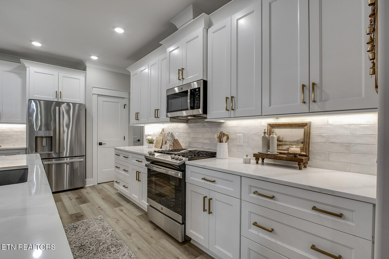 110 Gado Way Loudon, TN 37774 - Photo 13 of 53 13_GadoWay_110_Kitchen02