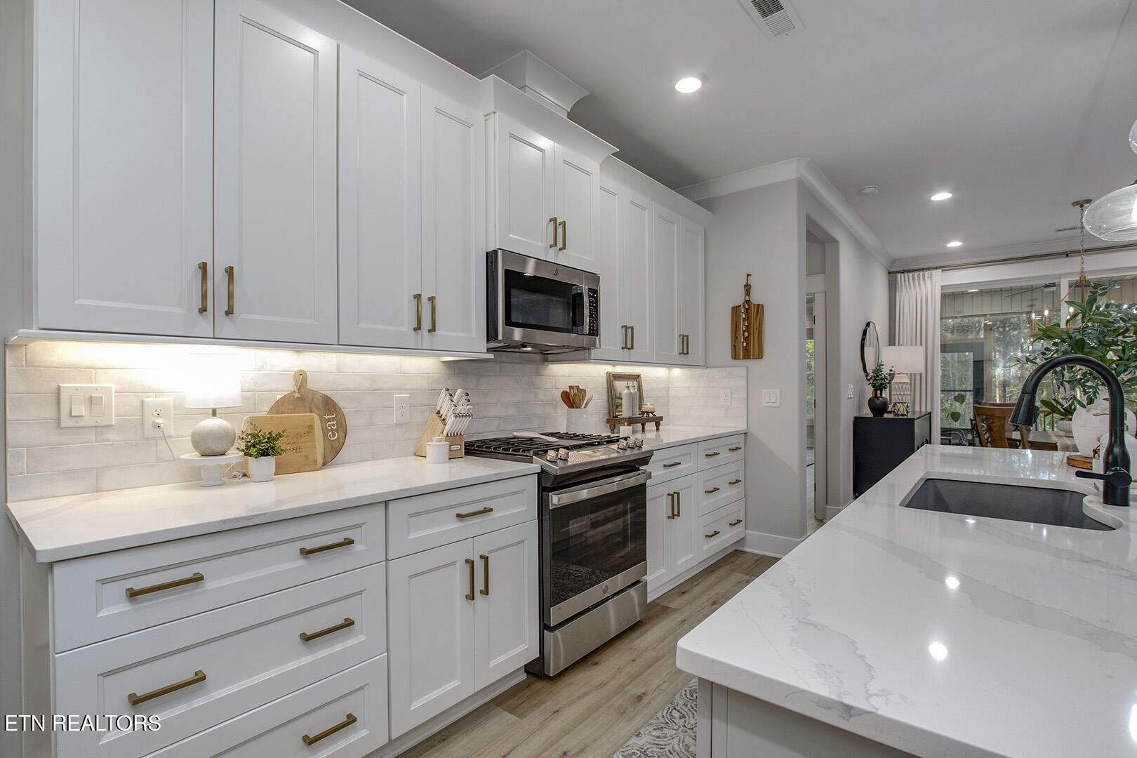 110 Gado Way Loudon, TN 37774 - Photo 14 of 53 14_GadoWay_110_Kitchen03