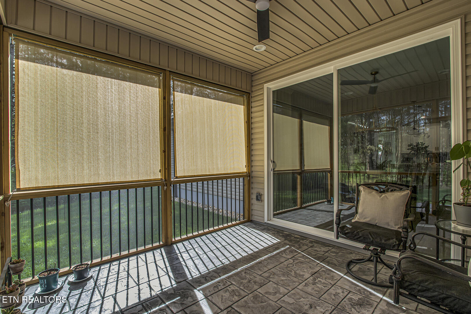 110 Gado Way Loudon, TN 37774 - Photo 19 of 53 19_GadoWay_110_ScreenedPorch02