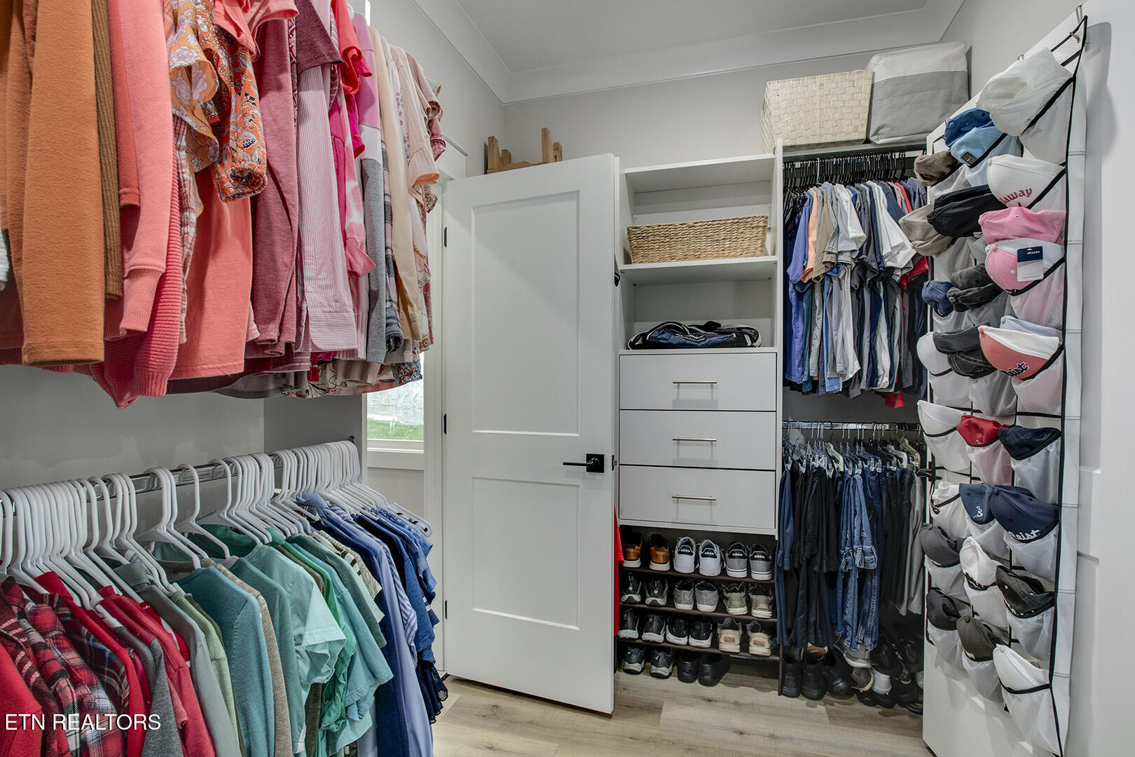 110 Gado Way Loudon, TN 37774 - Photo 29 of 53 29_GadoWay_110_MasterCloset02