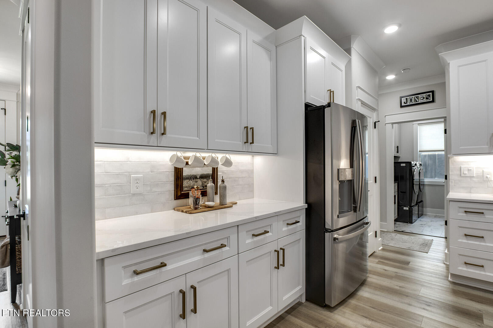 110 Gado Way Loudon, TN 37774 - Photo 33 of 53 33_GadoWay_110_KitchenSideBar-LaundryEnt