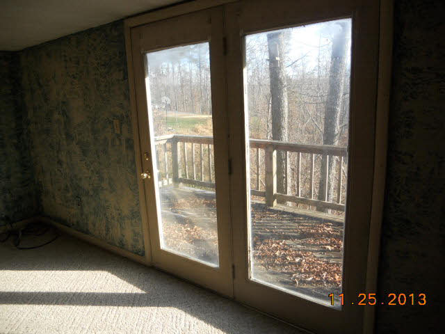 193 Holly Ridge Road Mount Jackson, VA 22842 - Photo 7 of 12 a view of an empty room and window