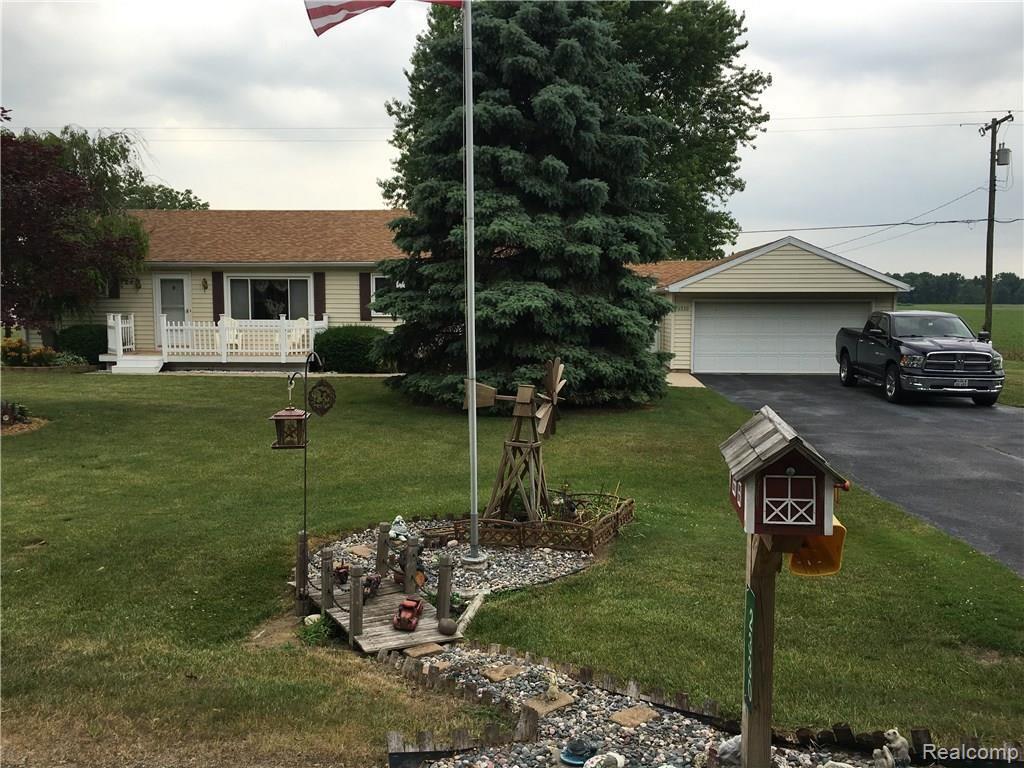 2330 Toben Road Carleton, MI 48117 - Photo 3 of 44 IMG_2130.JPG