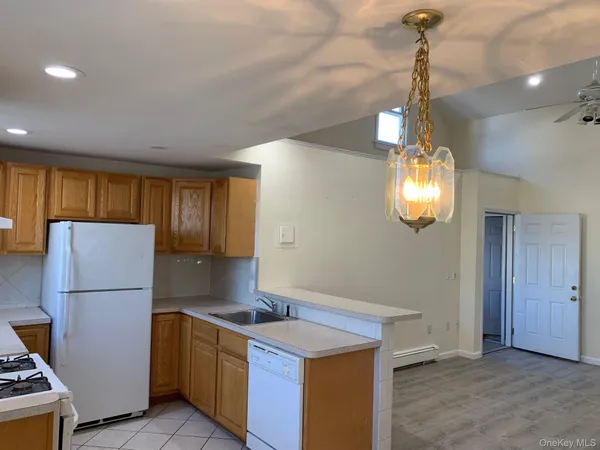 $2,900 | 51 Schneider Avenue, Unit 2A, Highland Falls, NY 10928