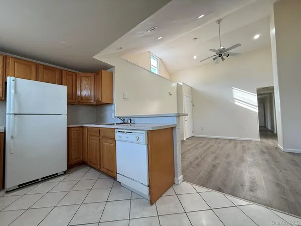 $2,795 | 51 Schneider Avenue, Unit 2A, Highland Falls, NY 10928